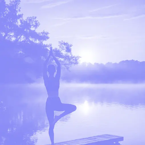 Silhouette d'une femme en position de yoga sur un fond de nature 
